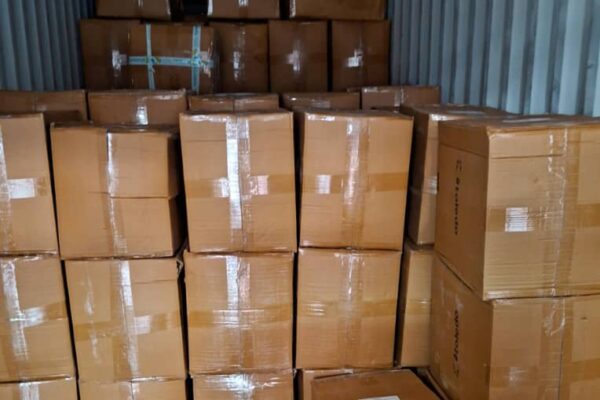 Grupo Toledo dona un contenedor de toallas en apoyo al pueblo jamaicano tras el huracán Melissa